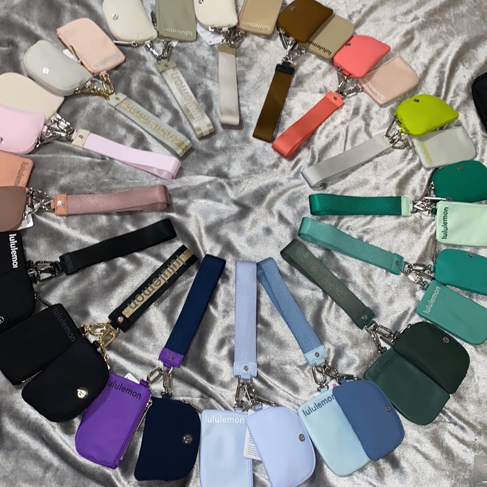 LULULEMON DUAL POUCH WRISTLET - Picture 15 of 17